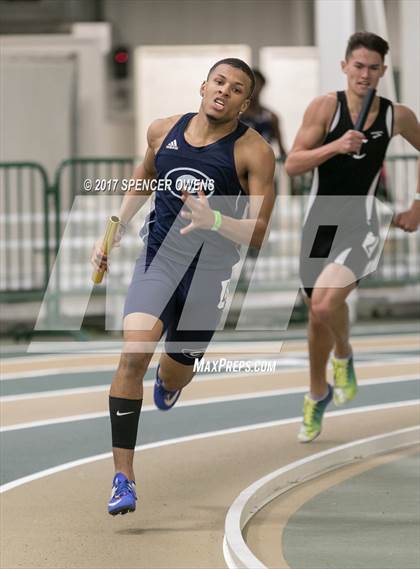 Thumbnail 1 in NC Runners Holiday Invitational photogallery.