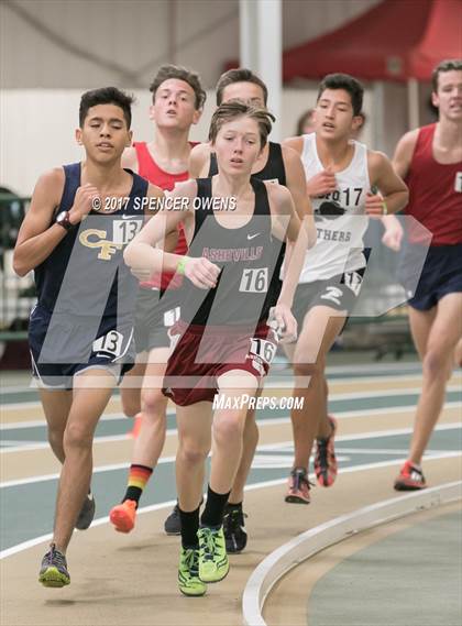 Thumbnail 2 in NC Runners Holiday Invitational photogallery.