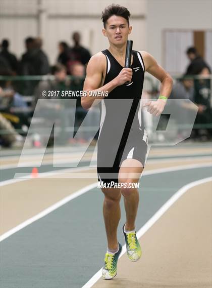 Thumbnail 2 in NC Runners Holiday Invitational photogallery.