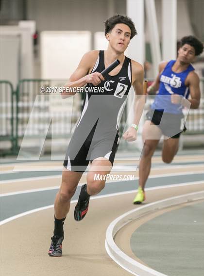 Thumbnail 2 in NC Runners Holiday Invitational photogallery.