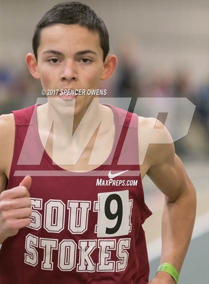 Thumbnail 1 in NC Runners Holiday Invitational photogallery.