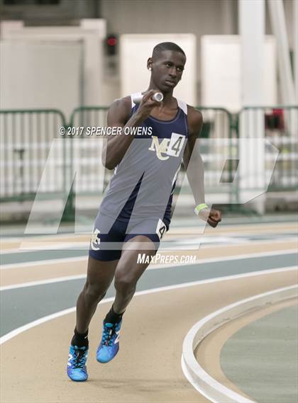 Thumbnail 2 in NC Runners Holiday Invitational photogallery.