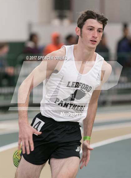 Thumbnail 1 in NC Runners Holiday Invitational photogallery.