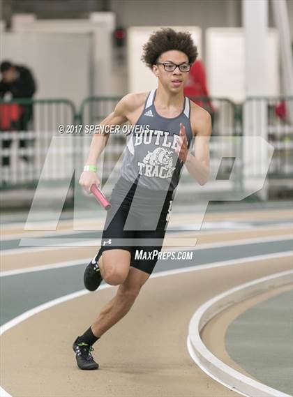 Thumbnail 3 in NC Runners Holiday Invitational photogallery.