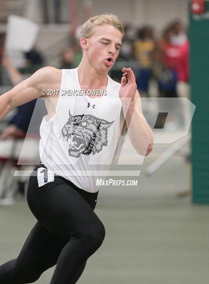 Thumbnail 2 in NC Runners Holiday Invitational photogallery.