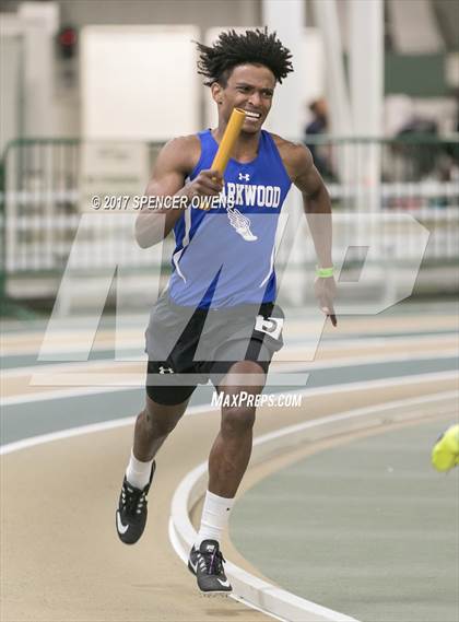 Thumbnail 2 in NC Runners Holiday Invitational photogallery.
