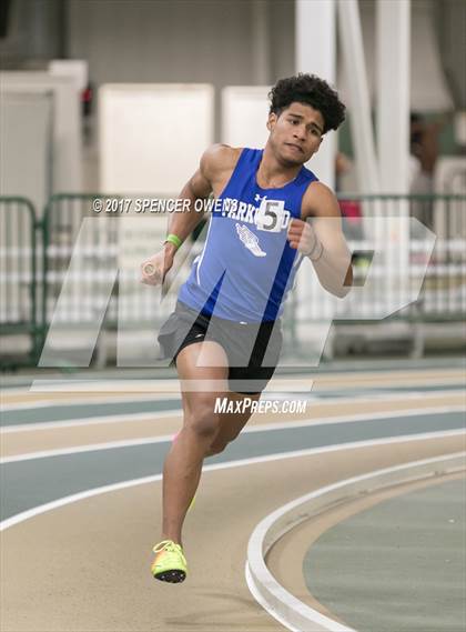 Thumbnail 3 in NC Runners Holiday Invitational photogallery.