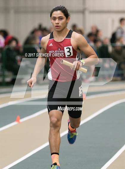 Thumbnail 1 in NC Runners Holiday Invitational photogallery.