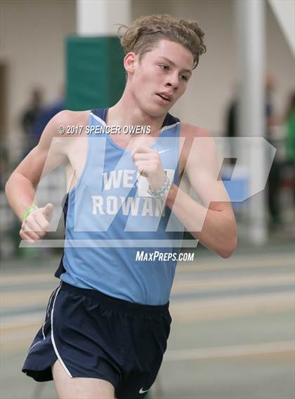 Thumbnail 2 in NC Runners Holiday Invitational photogallery.