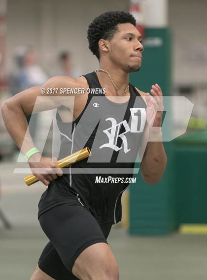 Thumbnail 2 in NC Runners Holiday Invitational photogallery.