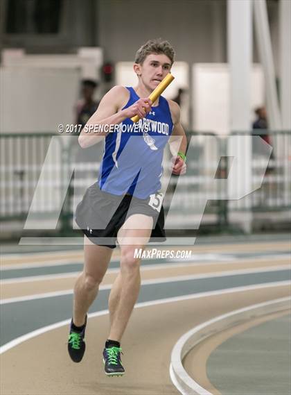 Thumbnail 1 in NC Runners Holiday Invitational photogallery.