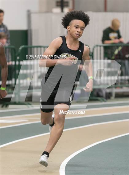 Thumbnail 2 in NC Runners Holiday Invitational photogallery.