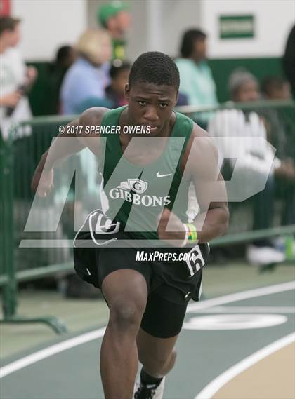 Thumbnail 3 in NC Runners Holiday Invitational photogallery.