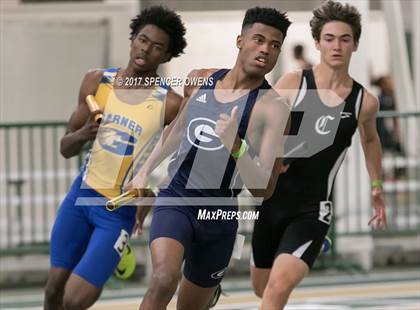 Thumbnail 1 in NC Runners Holiday Invitational photogallery.