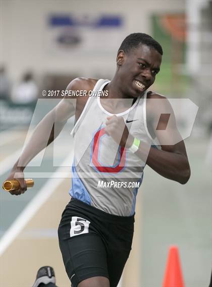 Thumbnail 3 in NC Runners Holiday Invitational photogallery.