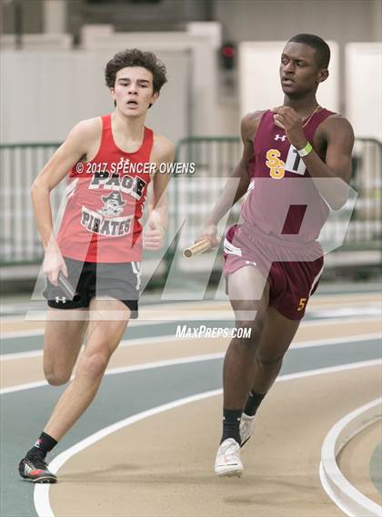 Thumbnail 2 in NC Runners Holiday Invitational photogallery.