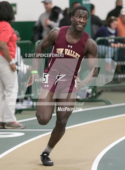 Thumbnail 2 in NC Runners Holiday Invitational photogallery.