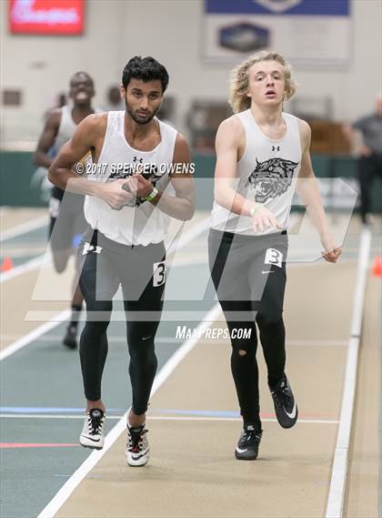 Thumbnail 1 in NC Runners Holiday Invitational photogallery.