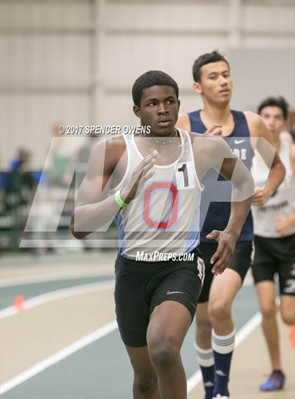Thumbnail 1 in NC Runners Holiday Invitational photogallery.