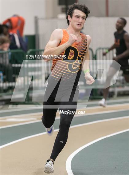 Thumbnail 1 in NC Runners Holiday Invitational photogallery.