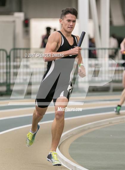 Thumbnail 2 in NC Runners Holiday Invitational photogallery.