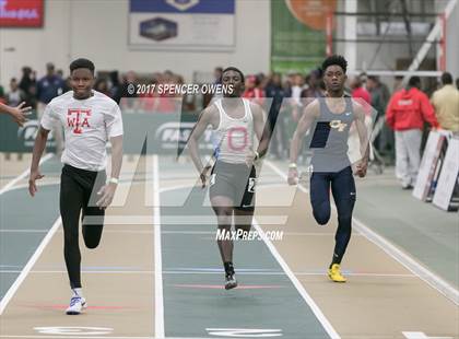 Thumbnail 3 in NC Runners Holiday Invitational photogallery.