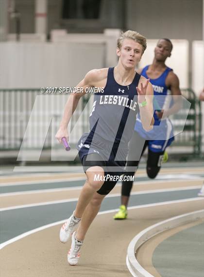 Thumbnail 1 in NC Runners Holiday Invitational photogallery.
