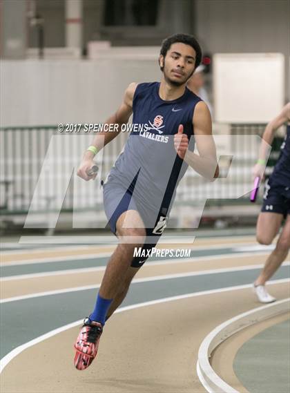 Thumbnail 1 in NC Runners Holiday Invitational photogallery.