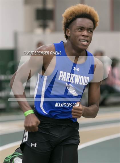 Thumbnail 2 in NC Runners Holiday Invitational photogallery.