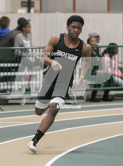 Thumbnail 2 in NC Runners Holiday Invitational photogallery.