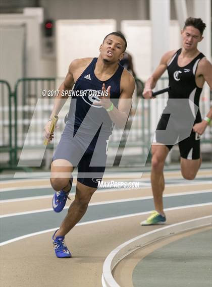 Thumbnail 3 in NC Runners Holiday Invitational photogallery.