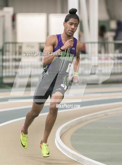 Thumbnail 1 in NC Runners Holiday Invitational photogallery.