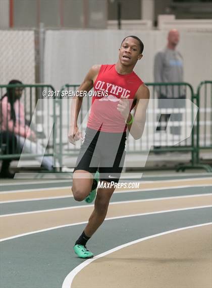 Thumbnail 1 in NC Runners Holiday Invitational photogallery.