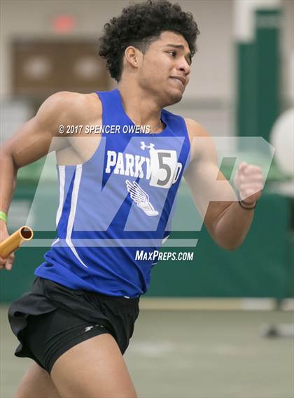 Thumbnail 1 in NC Runners Holiday Invitational photogallery.