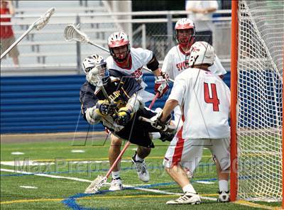 Thumbnail 2 in Syosset vs. West Genesee (NYSPHSAA Class A Final) photogallery.