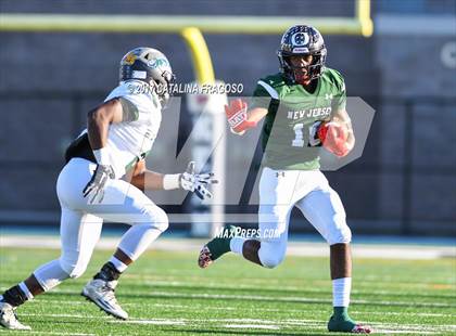 Thumbnail 3 in Phil Simms All-Star Classic (North vs. South) photogallery.
