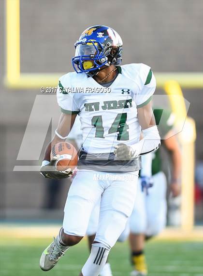 Thumbnail 2 in Phil Simms All-Star Classic (North vs. South) photogallery.