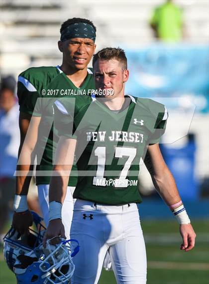Thumbnail 3 in Phil Simms All-Star Classic (North vs. South) photogallery.