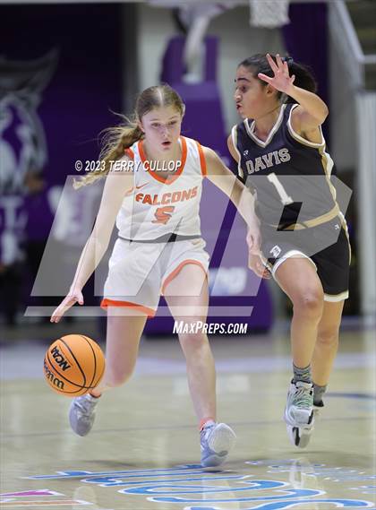 Thumbnail 1 in Davis vs. Skyridge (UHSAA 6A Semifinal) photogallery.