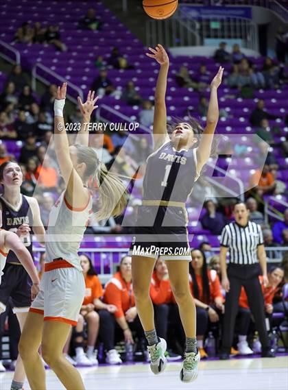 Thumbnail 1 in Davis vs. Skyridge (UHSAA 6A Semifinal) photogallery.
