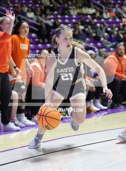 Thumbnail 1 in Davis vs. Skyridge (UHSAA 6A Semifinal) photogallery.
