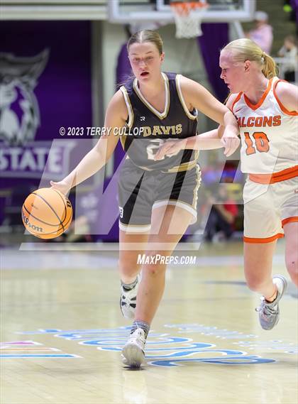 Thumbnail 1 in Davis vs. Skyridge (UHSAA 6A Semifinal) photogallery.
