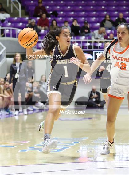Thumbnail 3 in Davis vs. Skyridge (UHSAA 6A Semifinal) photogallery.