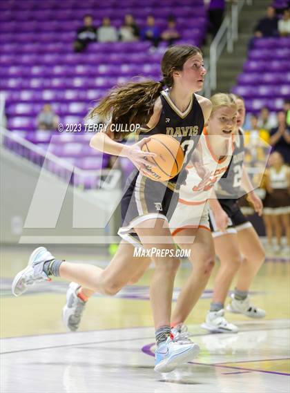 Thumbnail 2 in Davis vs. Skyridge (UHSAA 6A Semifinal) photogallery.