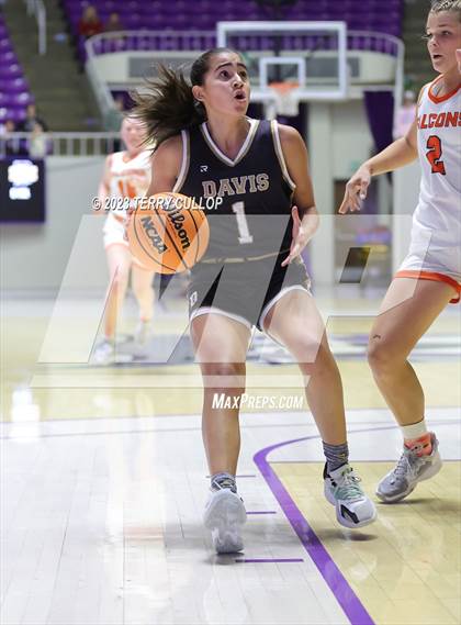 Thumbnail 2 in Davis vs. Skyridge (UHSAA 6A Semifinal) photogallery.