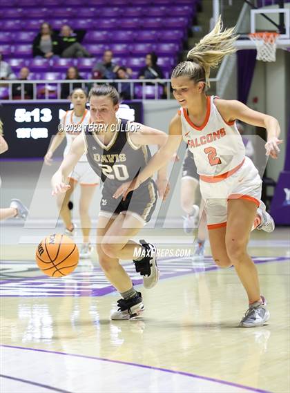 Thumbnail 2 in Davis vs. Skyridge (UHSAA 6A Semifinal) photogallery.