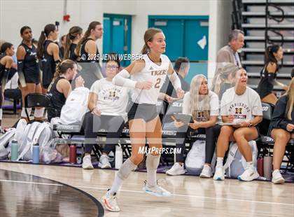 Thumbnail 2 in Mira Costa vs. Harrisburg (Durango Fall Classic) photogallery.