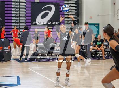 Thumbnail 3 in Mira Costa vs. Harrisburg (Durango Fall Classic) photogallery.