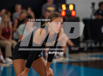 Thumbnail 2 in Mira Costa vs. Harrisburg (Durango Fall Classic) photogallery.