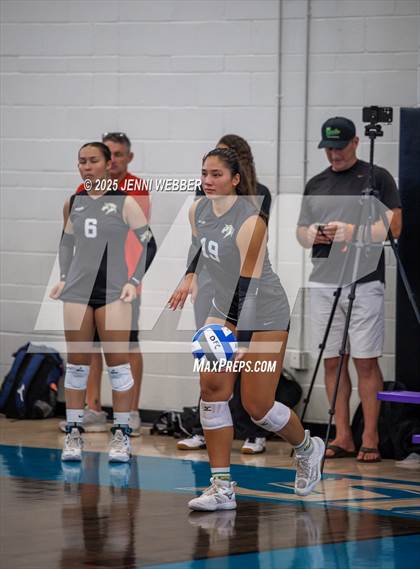 Thumbnail 3 in Mira Costa vs. Harrisburg (Durango Fall Classic) photogallery.